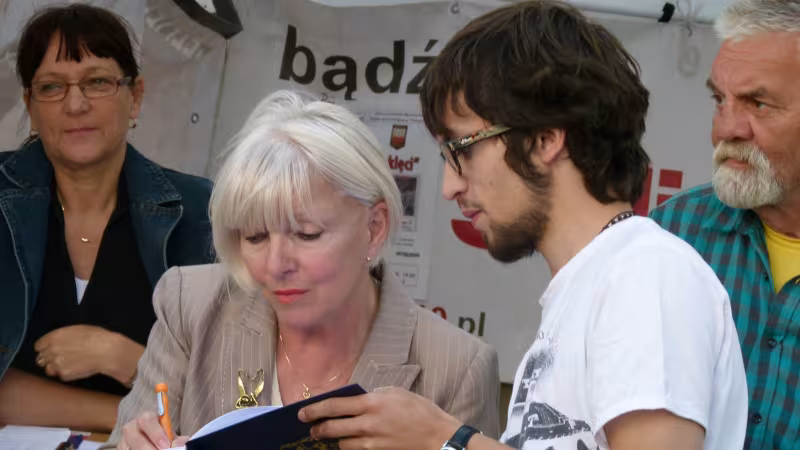 Elżbieta Królikowska-Avis