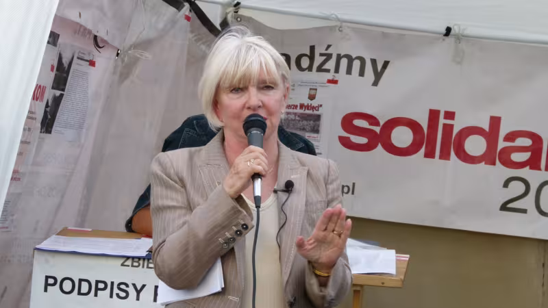 Elżbieta Królikowska-Avis