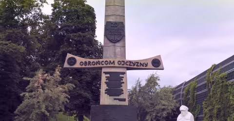 symbol kontynuacji tradycji przedwojennej 27 i 13 Dywizji Piechoty oraz Wołyńskiej Brygady Kawalerii